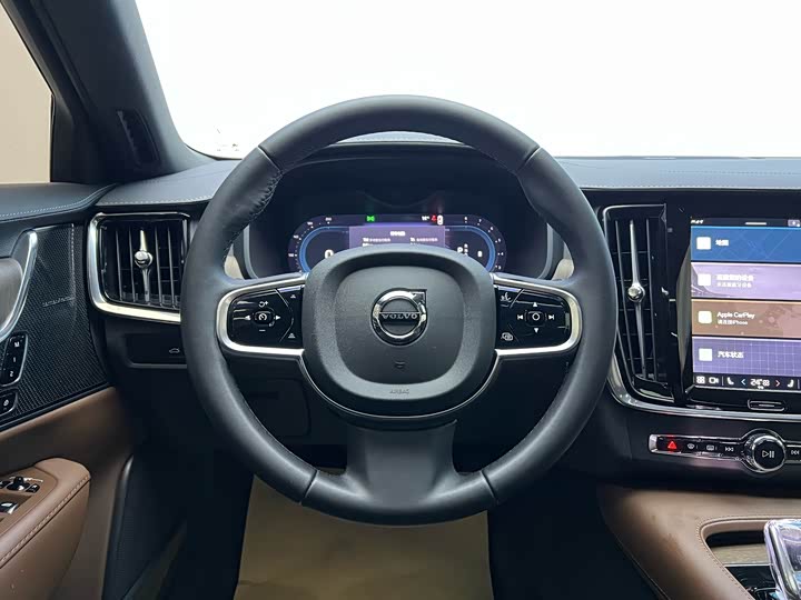Фото 13 - Volvo S90
