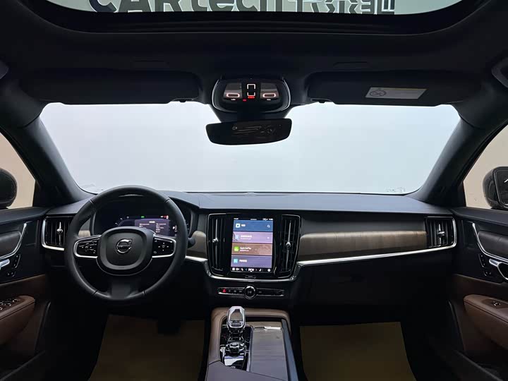 Фото 15 - Volvo S90