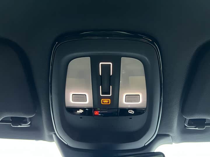 Фото 23 - Volvo S90