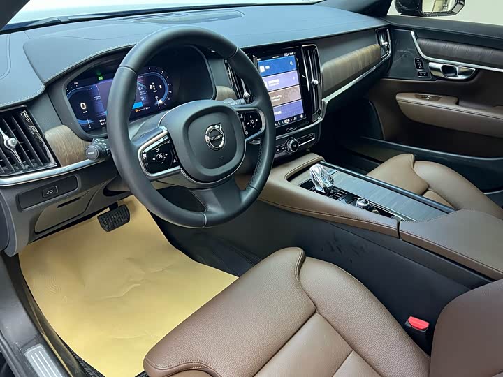 Фото 4 - Volvo S90
