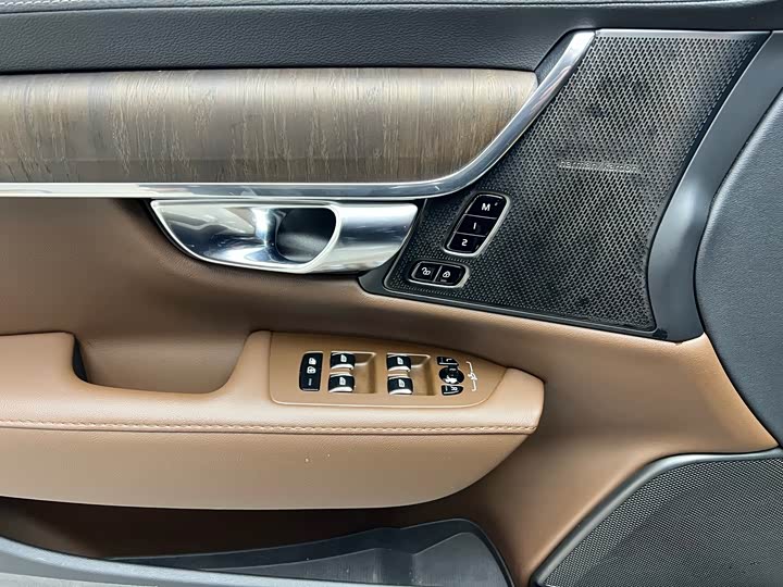 Фото 6 - Volvo S90