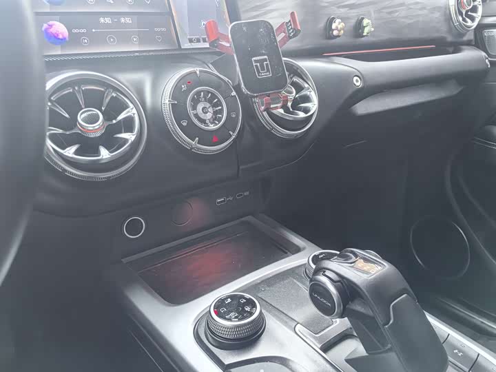 Фото 11 - Tank 300