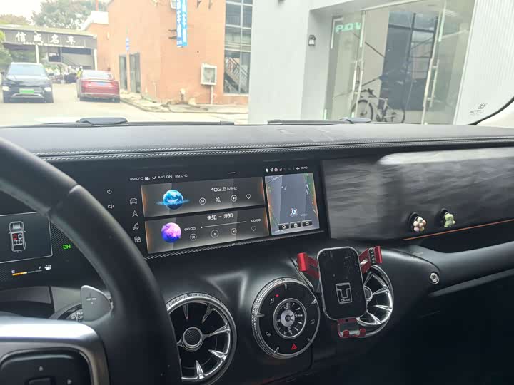 Фото 12 - Tank 300