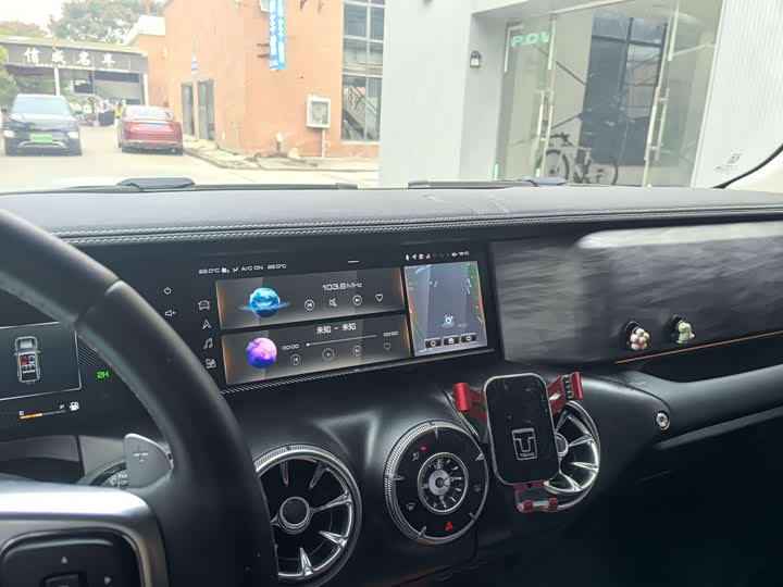 Фото 13 - Tank 300