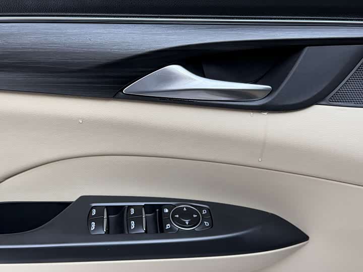 Фото 10 - Buick GL8 ES