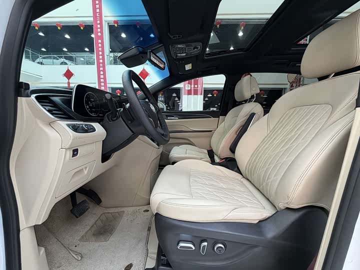 Фото 11 - Buick GL8 ES