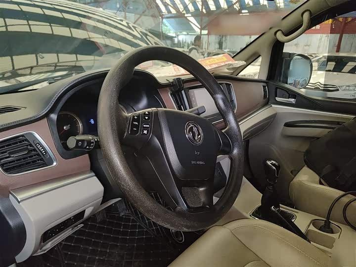 Фото 11 - Dongfeng Forthing Lingzhi M5