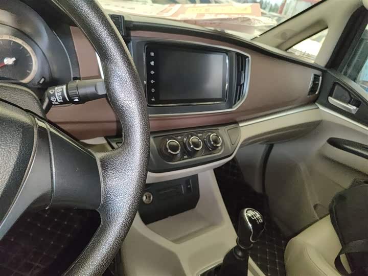 Фото 13 - Dongfeng Forthing Lingzhi M5