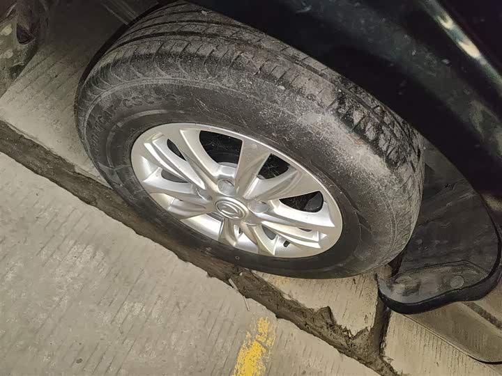 Фото 25 - Dongfeng Forthing Lingzhi M5