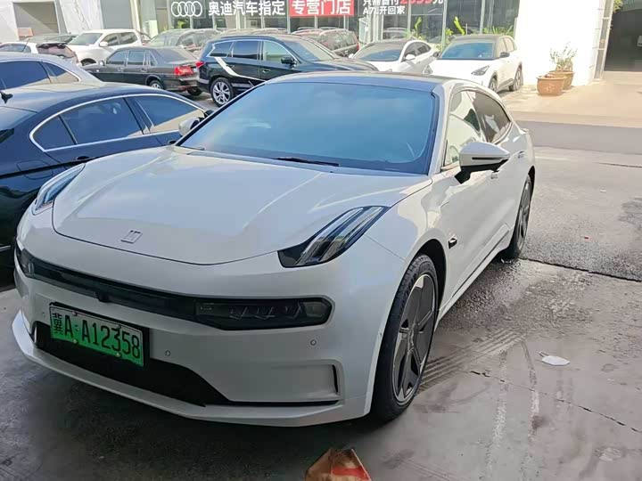 Фото 2 - Zeekr 001