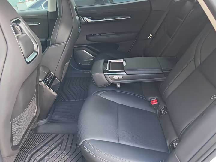 Фото 3 - Zeekr 001