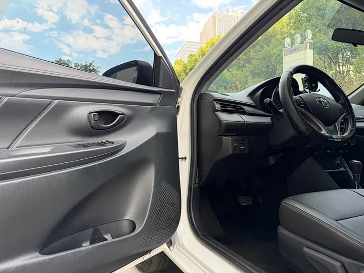 Фото 10 - Toyota Vios