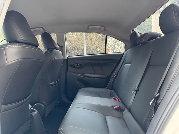 Фото 11 - Toyota Vios