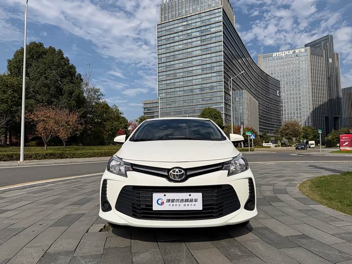 Фото 2 - Toyota Vios