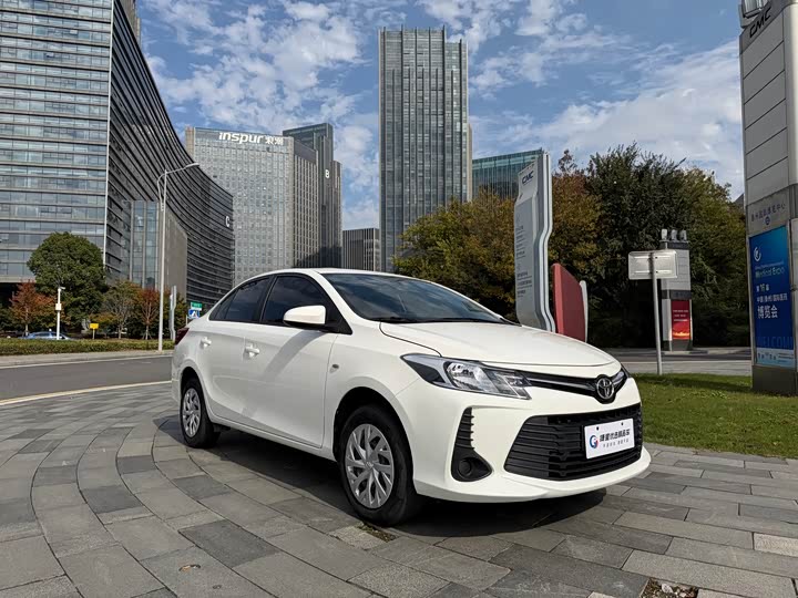 Фото 3 - Toyota Vios