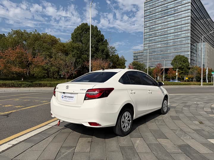 Фото 6 - Toyota Vios