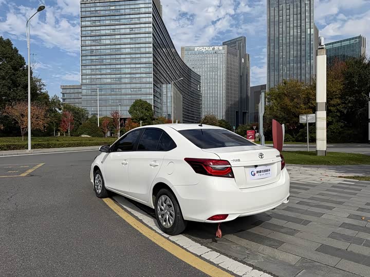 Фото 8 - Toyota Vios