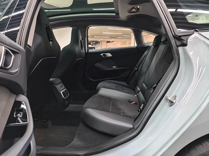 Фото 12 - BMW 2 Series