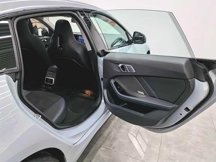 Фото 13 - BMW 2 Series