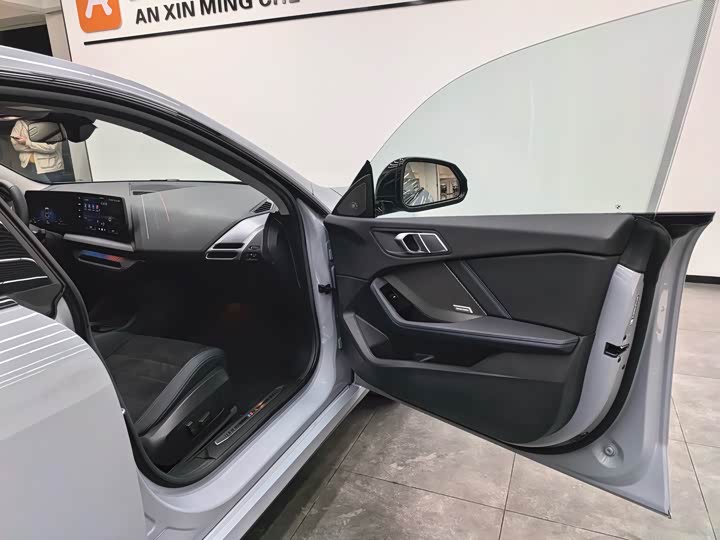 Фото 8 - BMW 2 Series