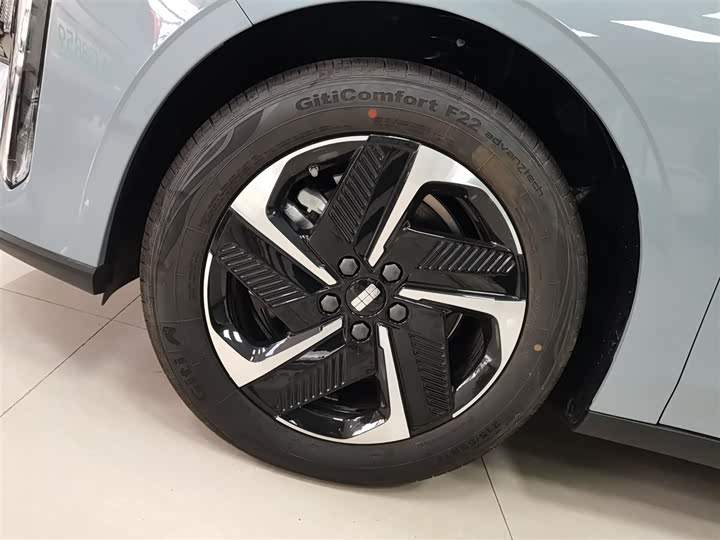 Фото 23 - Geely Galaxy L6