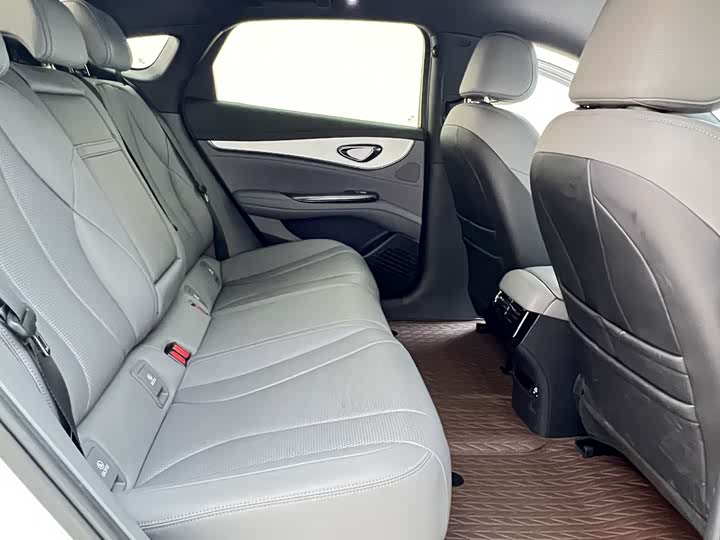 Фото 18 - BYD Seal 07 DM-i Hybrid