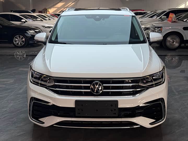 Фото 9 - Volkswagen Tiguan L Pro
