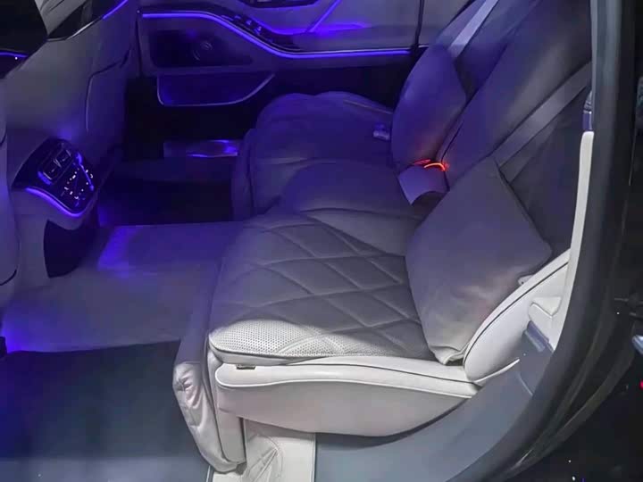 Фото 7 - Mercedes-Benz Maybach S-Class