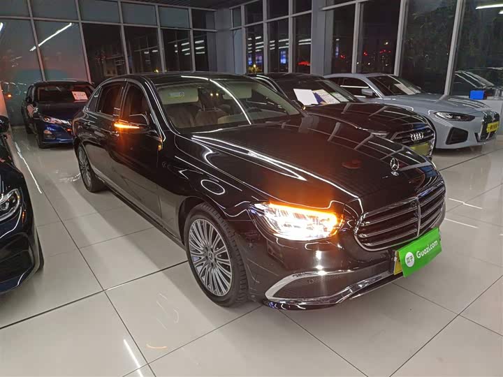 Фото 20 - Mercedes-Benz E-Class