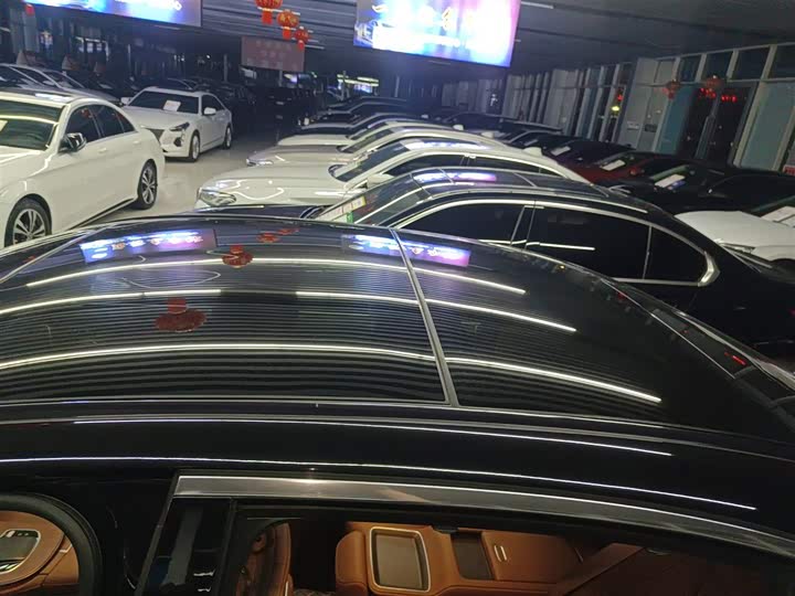 Фото 27 - Mercedes-Benz E-Class