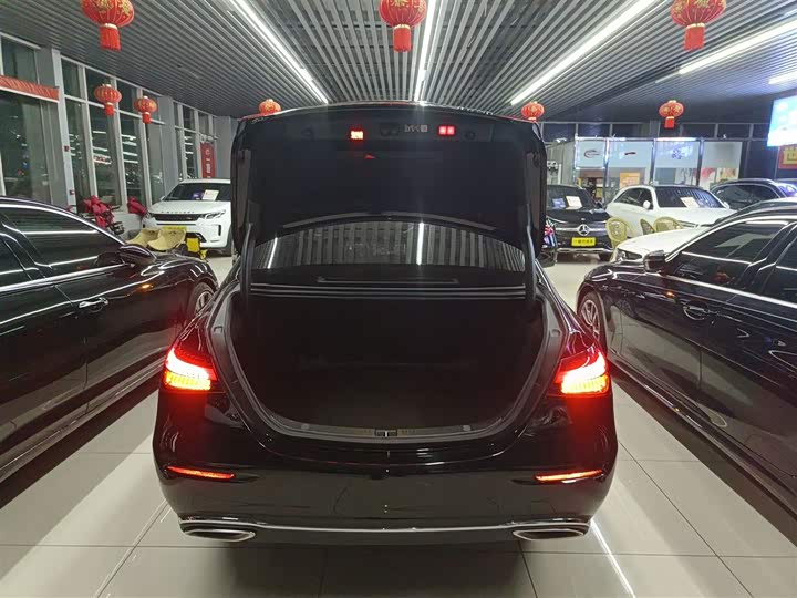 Фото 9 - Mercedes-Benz E-Class