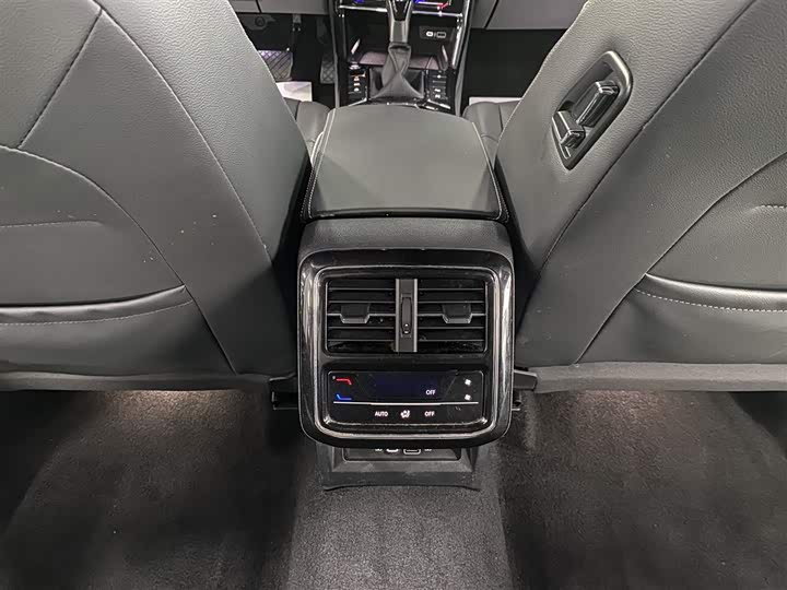 Фото 15 - Volkswagen Passat