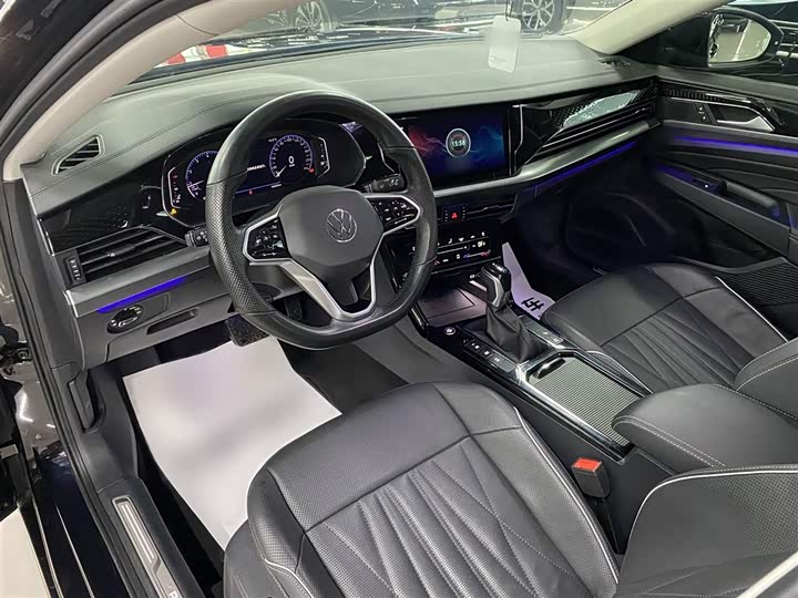 Фото 17 - Volkswagen Passat