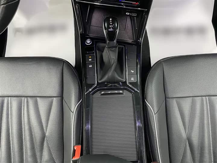 Фото 20 - Volkswagen Passat