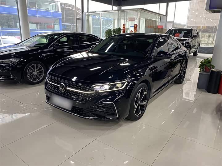 Фото 3 - Volkswagen Passat