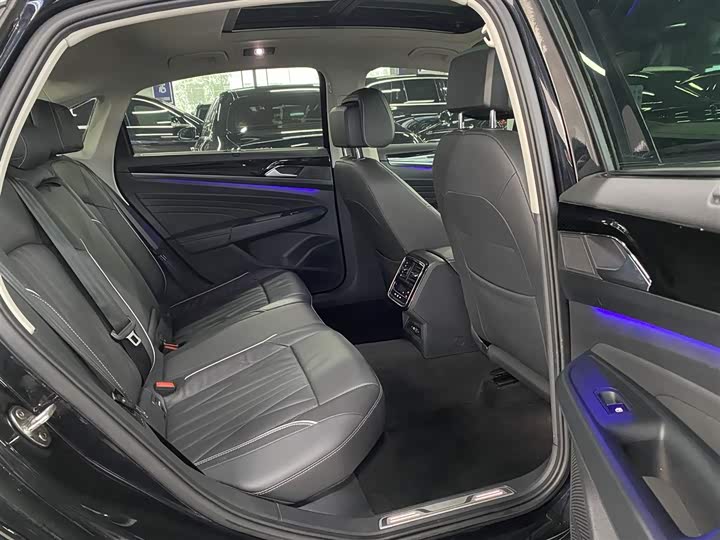 Фото 6 - Volkswagen Passat