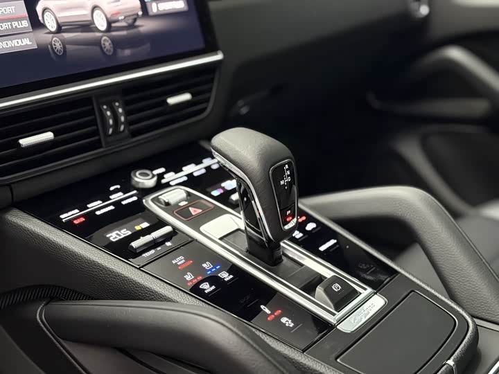 Фото 12 - Porsche Cayenne Hybrid