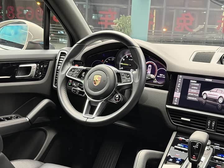 Фото 15 - Porsche Cayenne Hybrid
