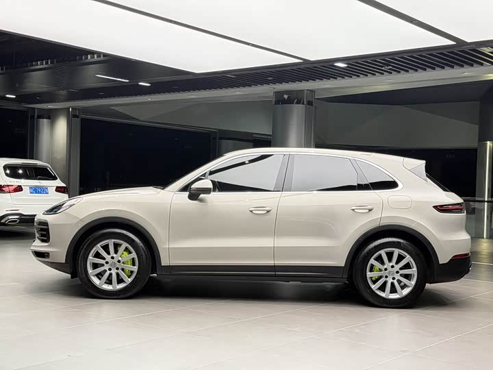 Фото 3 - Porsche Cayenne Hybrid