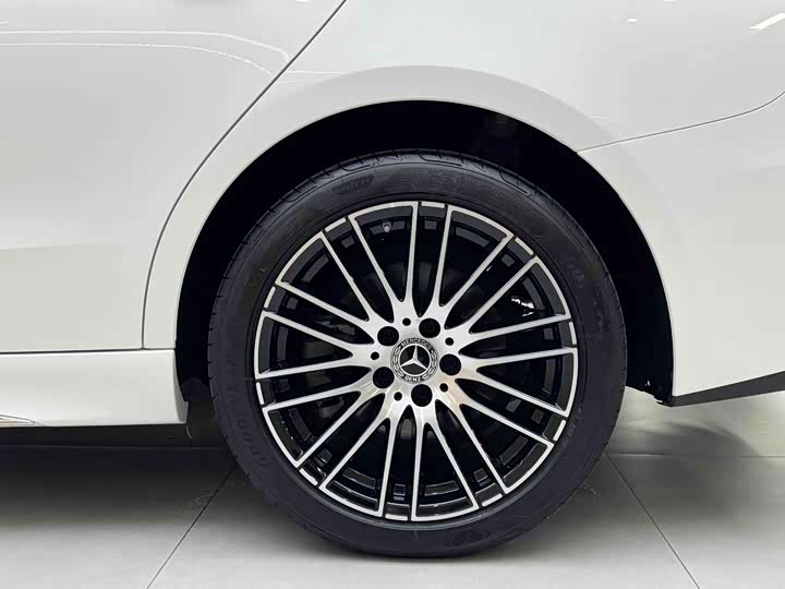 Фото 10 - Mercedes-Benz C-Class