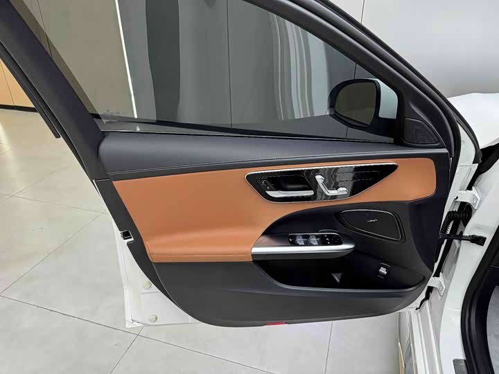 Фото 4 - Mercedes-Benz C-Class