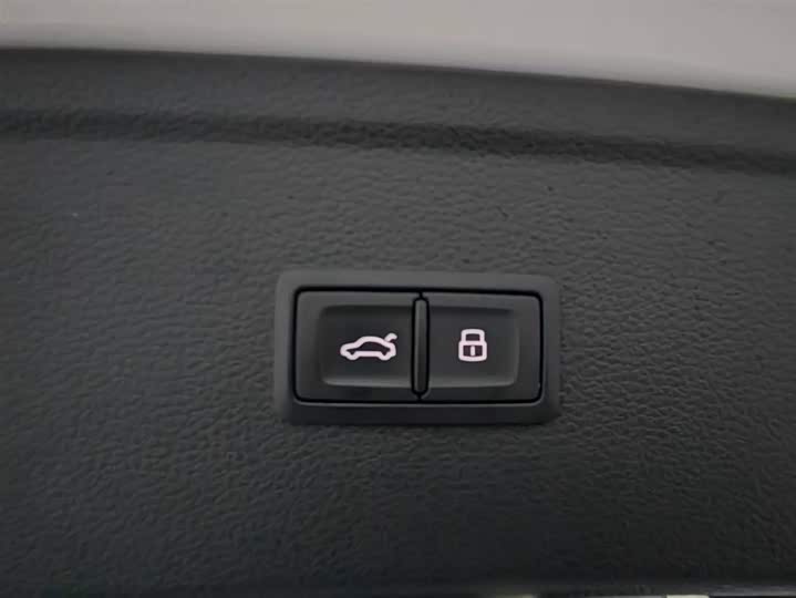 Фото 12 - Audi Q5L