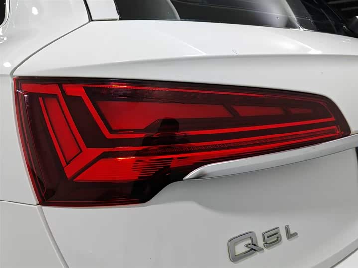 Фото 14 - Audi Q5L