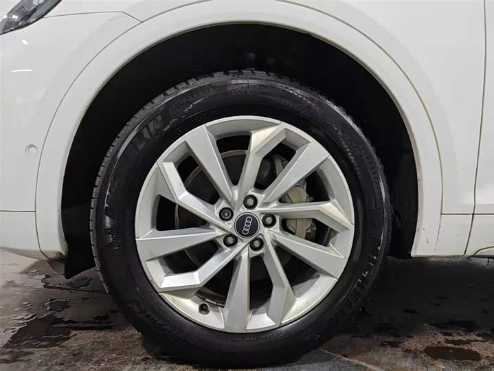 Фото 15 - Audi Q5L