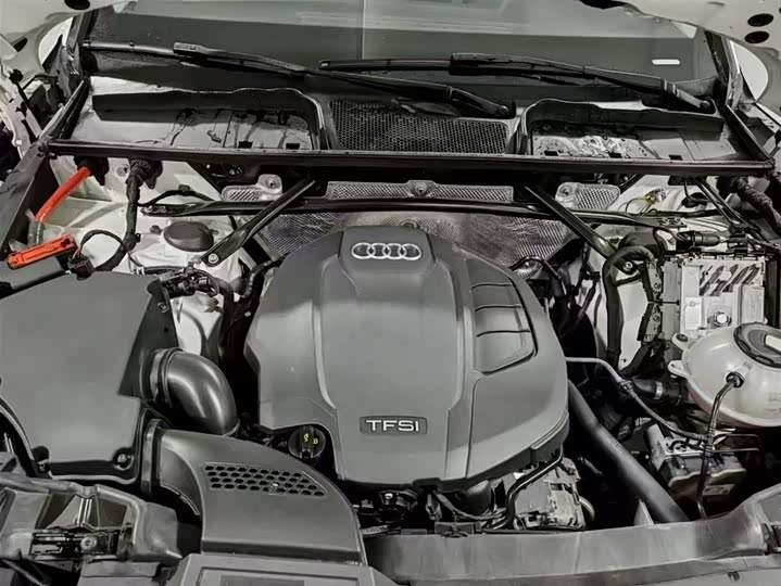 Фото 16 - Audi Q5L