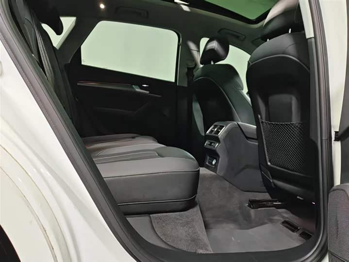 Фото 6 - Audi Q5L