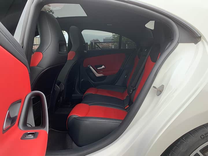 Фото 14 - Mercedes-Benz CLA-Class AMG