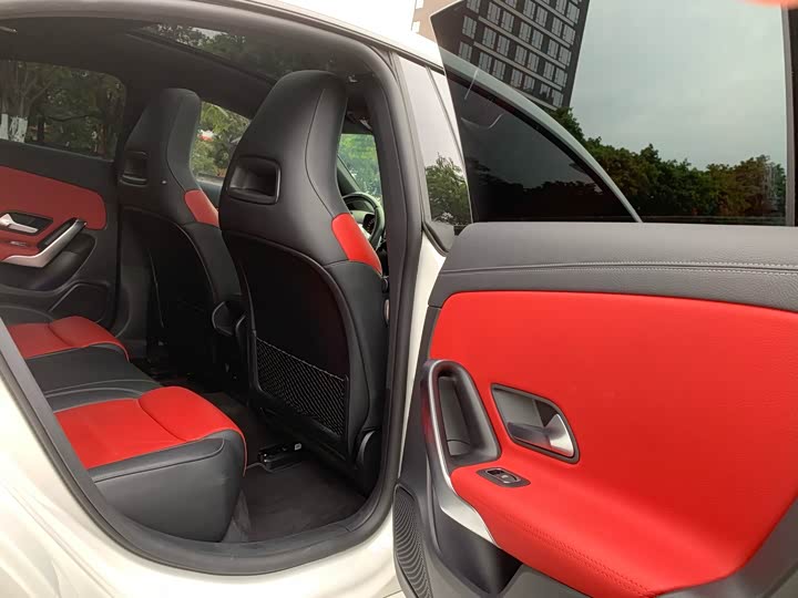 Фото 16 - Mercedes-Benz CLA-Class AMG