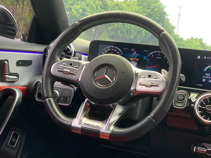 Фото 19 - Mercedes-Benz CLA-Class AMG