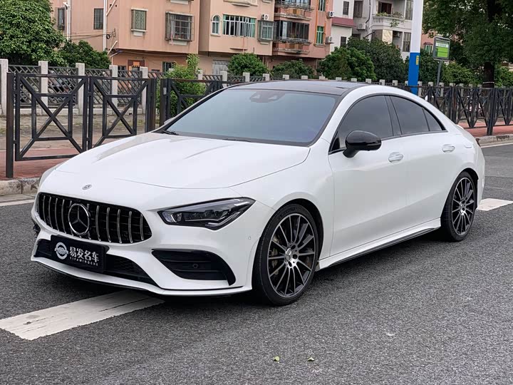 Фото 2 - Mercedes-Benz CLA-Class AMG